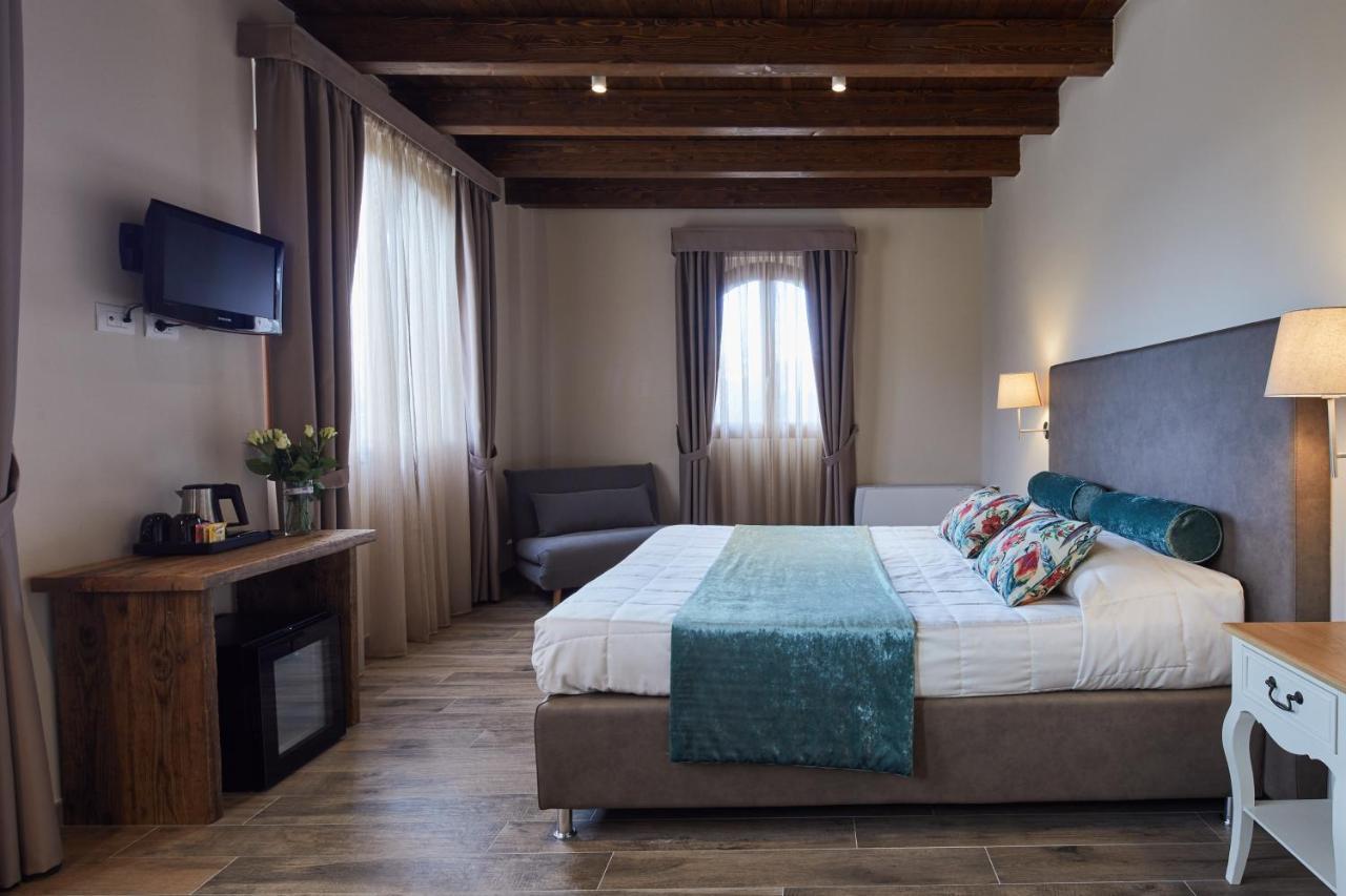 Il Castelluccio Country Resort Restaurant & Spa 바르베리노 디 무겔로 외부 사진