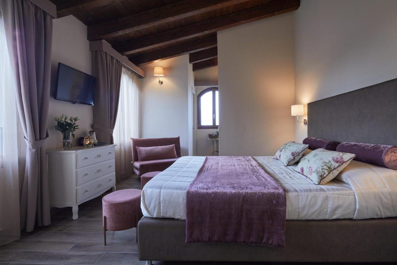 Il Castelluccio Country Resort Restaurant & Spa 바르베리노 디 무겔로 외부 사진
