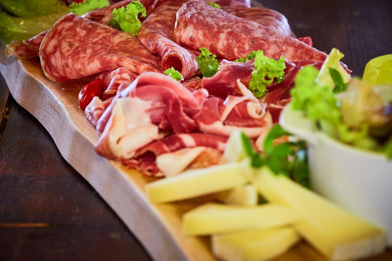 Il Castelluccio Country Resort Restaurant & Spa 바르베리노 디 무겔로 외부 사진
