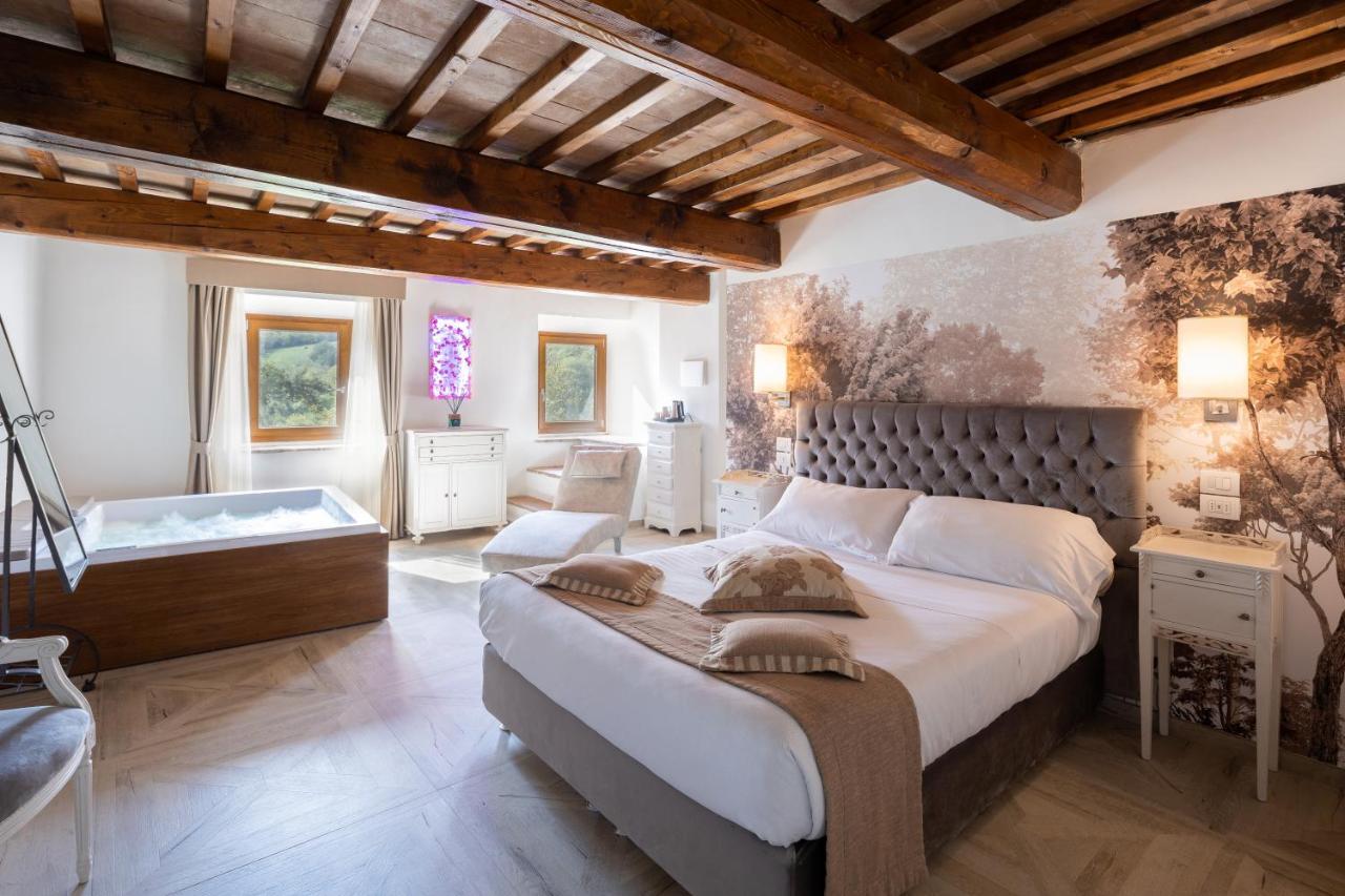 Il Castelluccio Country Resort Restaurant & Spa 바르베리노 디 무겔로 외부 사진