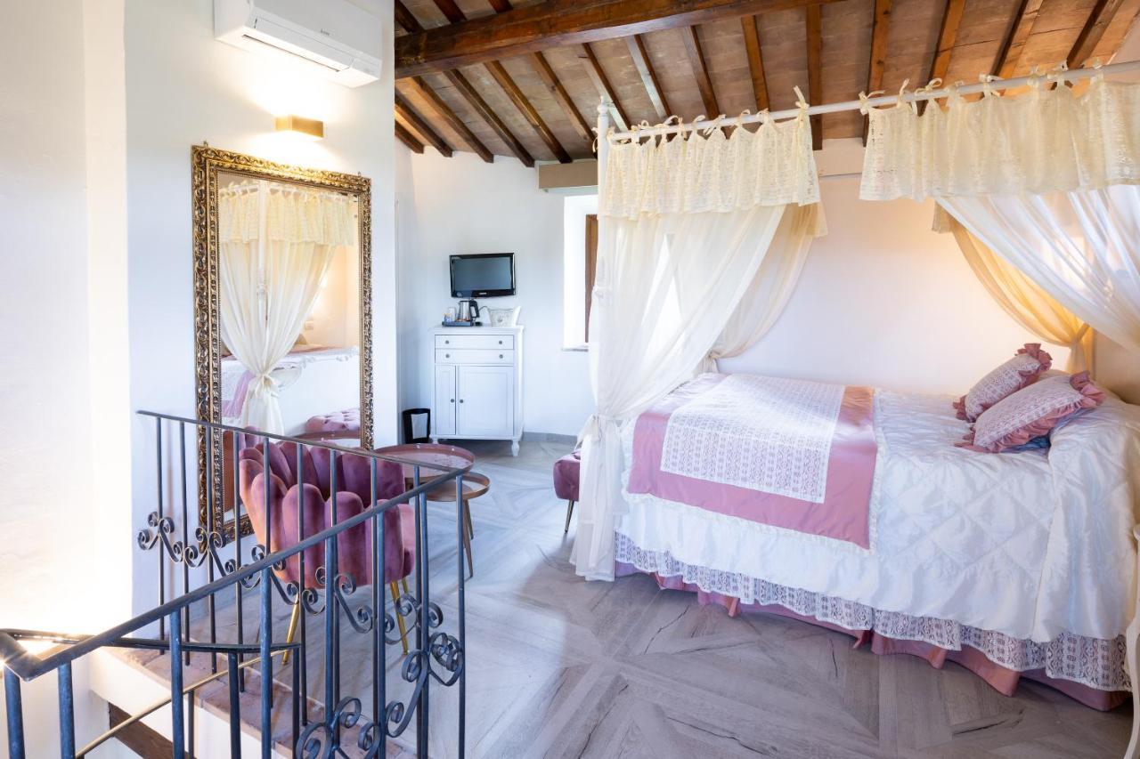Il Castelluccio Country Resort Restaurant & Spa 바르베리노 디 무겔로 외부 사진