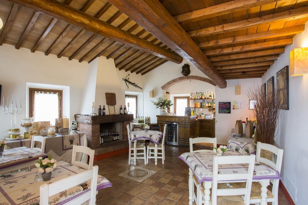 Il Castelluccio Country Resort Restaurant & Spa 바르베리노 디 무겔로 외부 사진