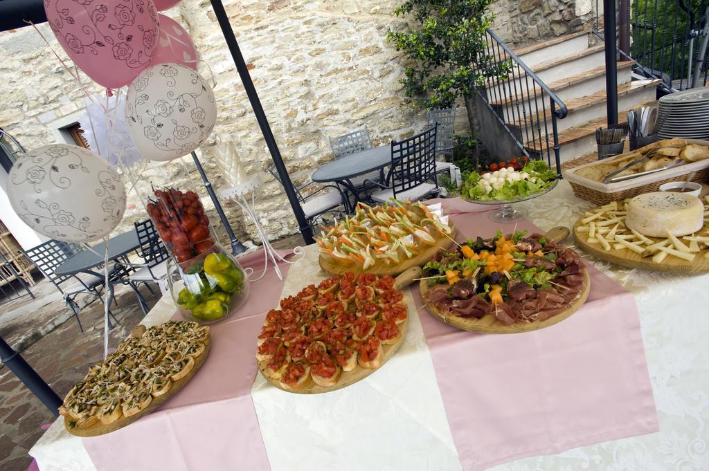 Il Castelluccio Country Resort Restaurant & Spa 바르베리노 디 무겔로 외부 사진