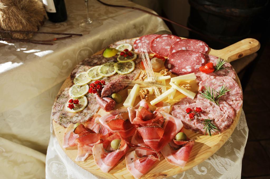 Il Castelluccio Country Resort Restaurant & Spa 바르베리노 디 무겔로 외부 사진