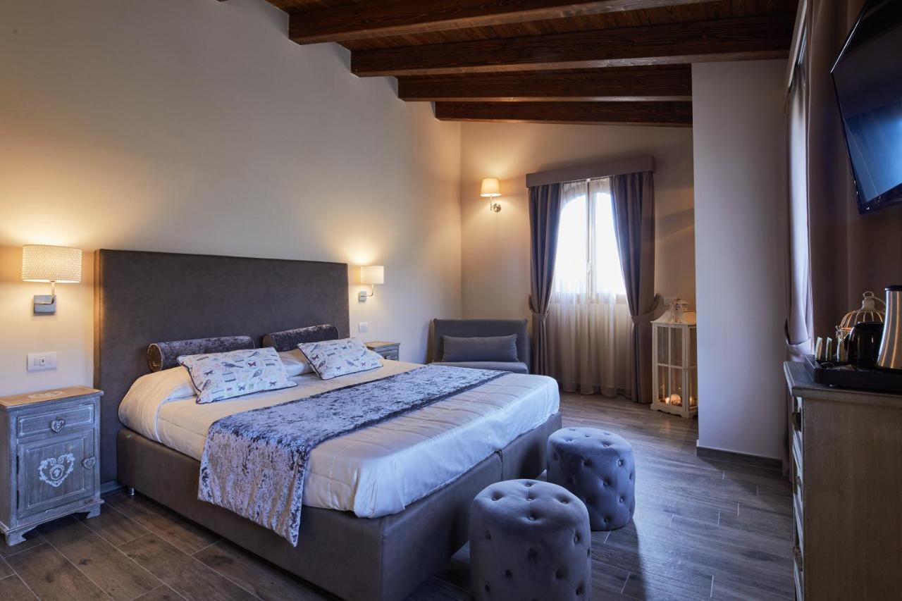 Il Castelluccio Country Resort Restaurant & Spa 바르베리노 디 무겔로 외부 사진