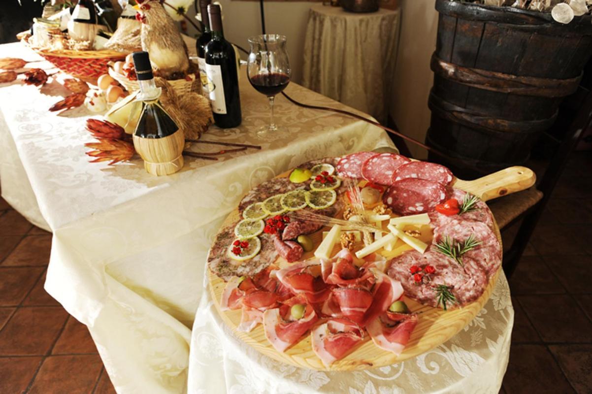 Il Castelluccio Country Resort Restaurant & Spa 바르베리노 디 무겔로 외부 사진
